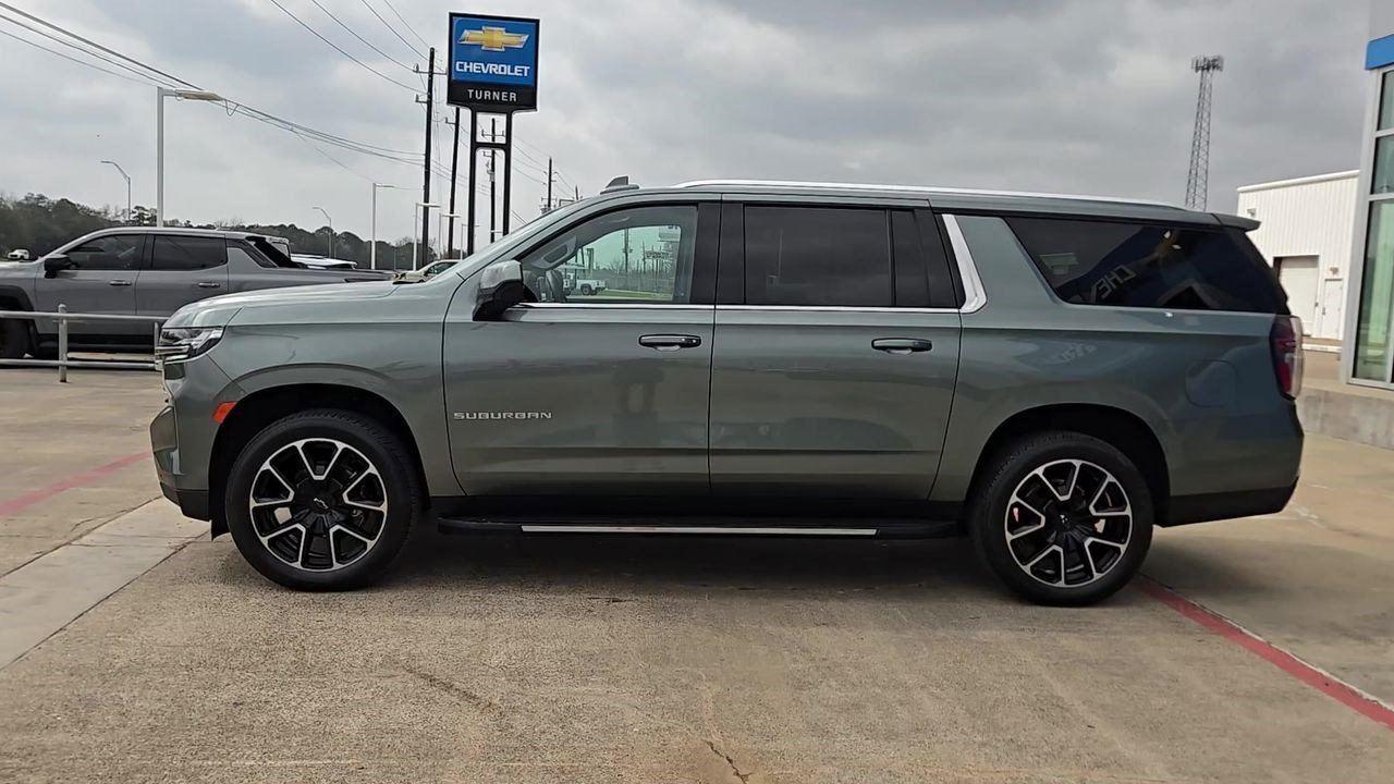 2024 Chevrolet Suburban LT - 4