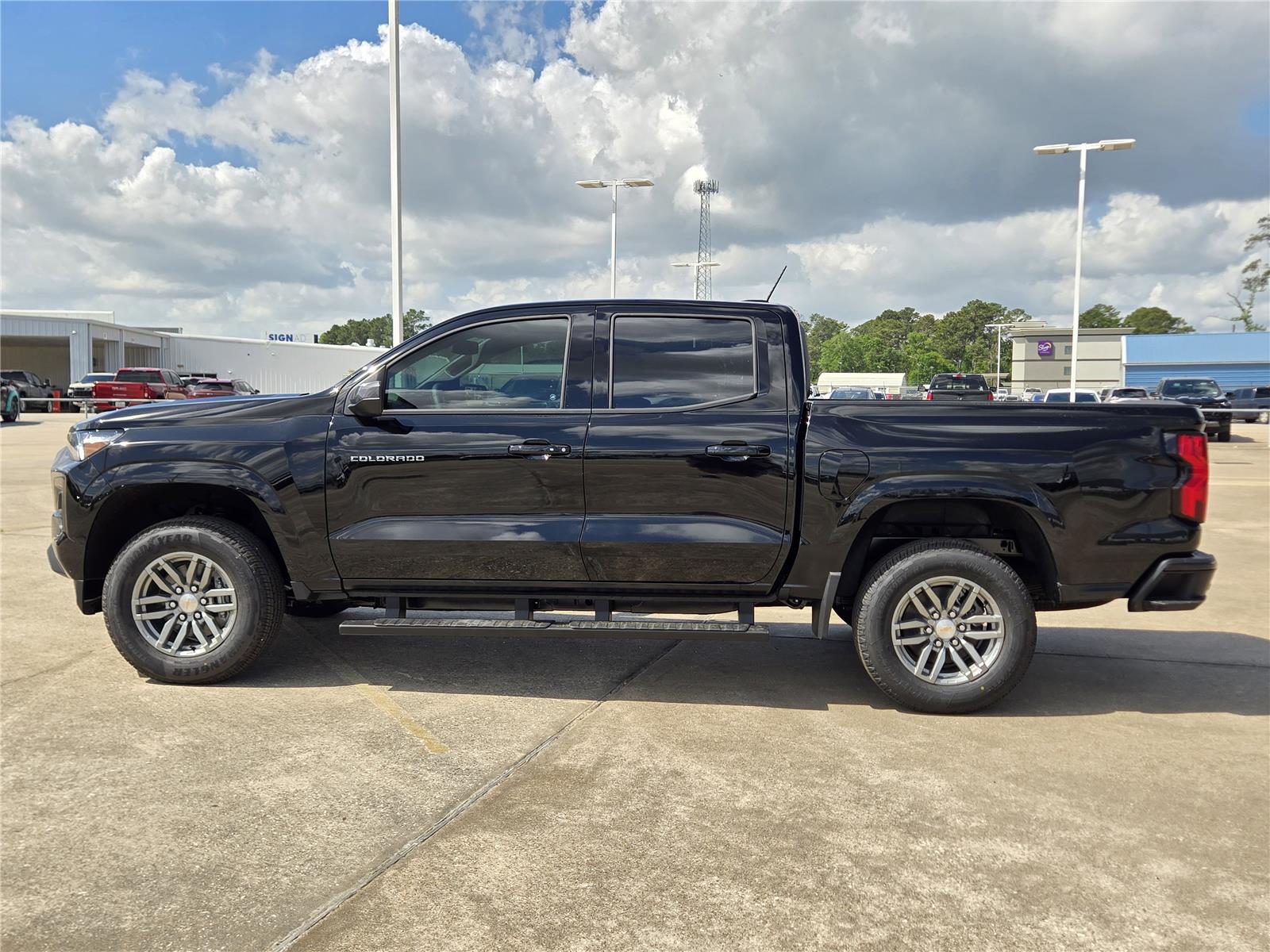 View vehicle photo 7