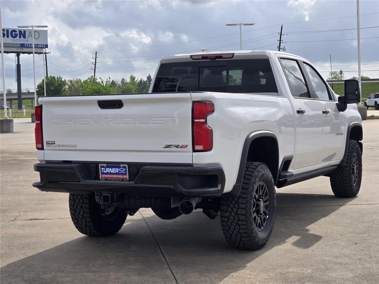 View vehicle photo 4