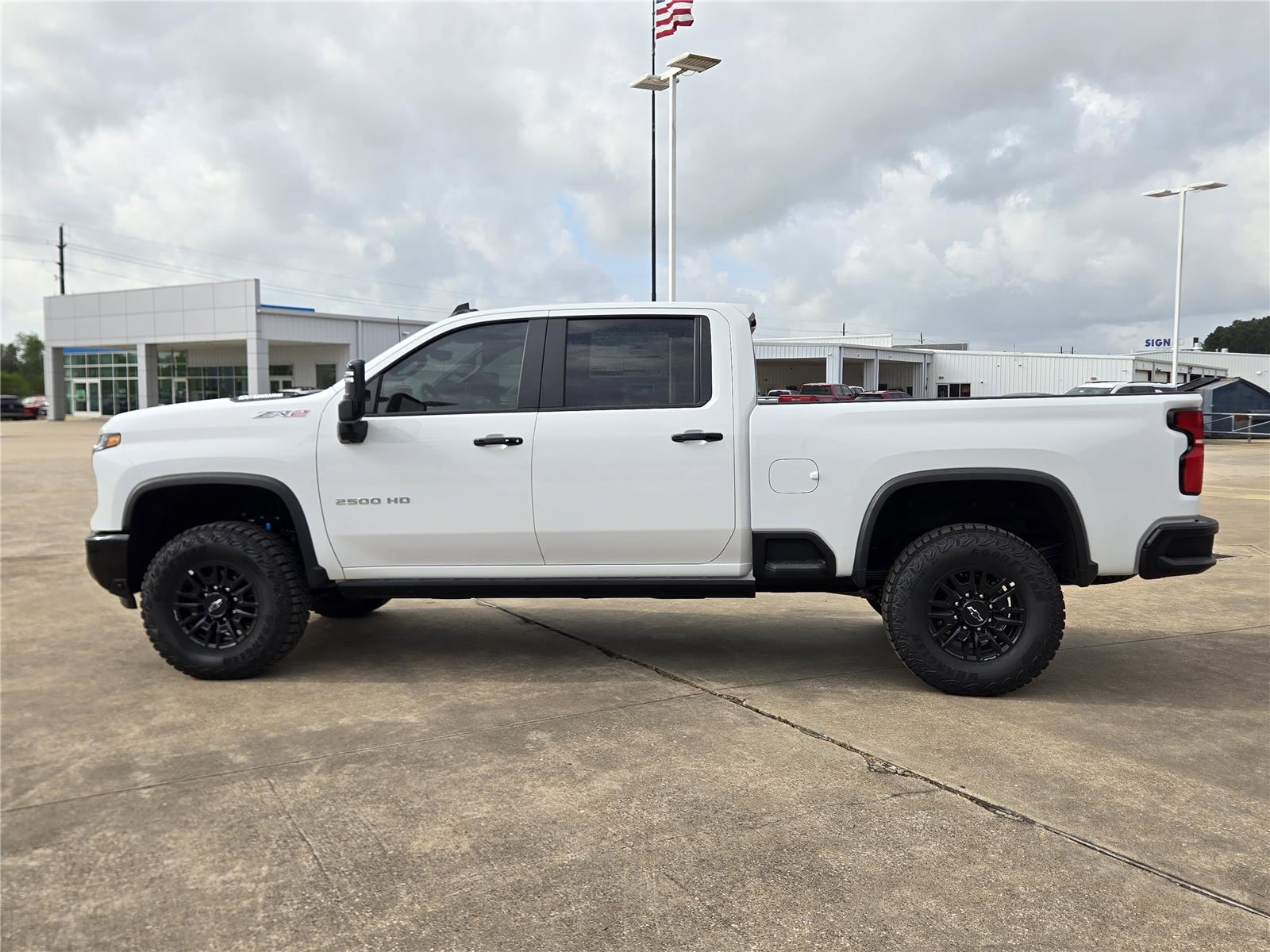 View vehicle photo 7