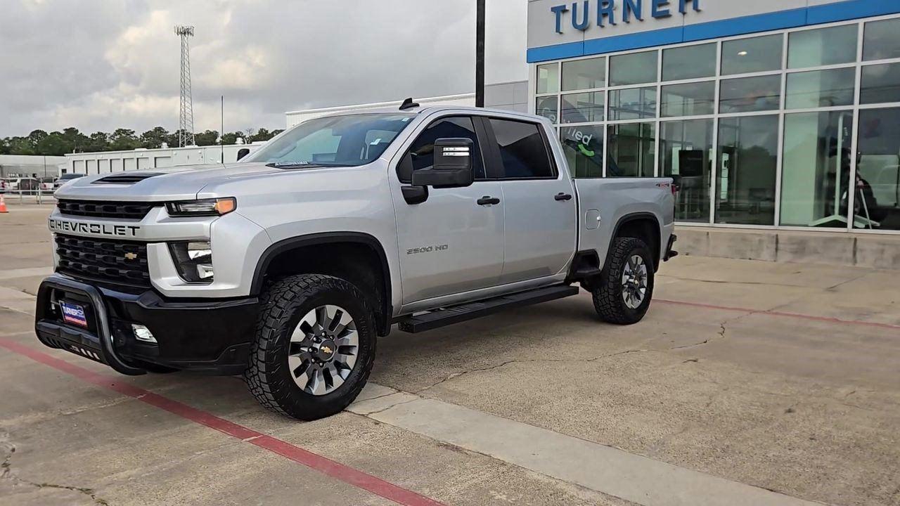 2023 Chevrolet Silverado 2500HD Custom - 3