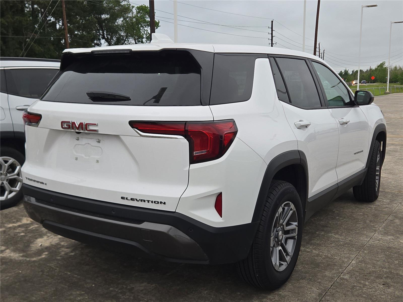 2026 GMC Terrain FWD Elevation - 1