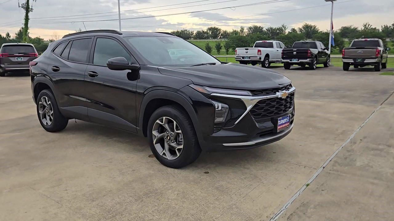 2025 Chevrolet Trax LT - 1