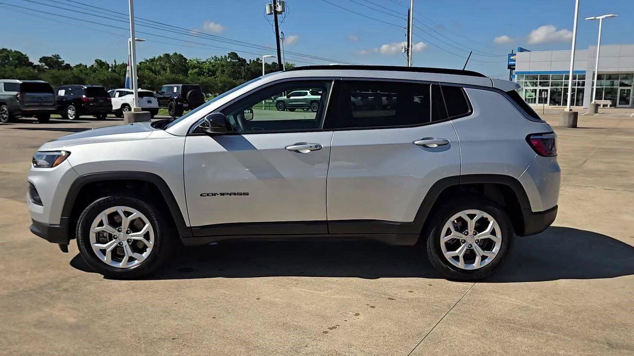 2024 Jeep Compass Latitude at Davis Chevrolet