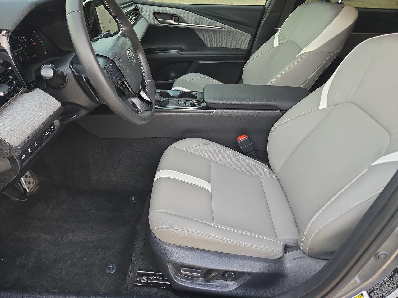 2025 Toyota Camry SE - 10