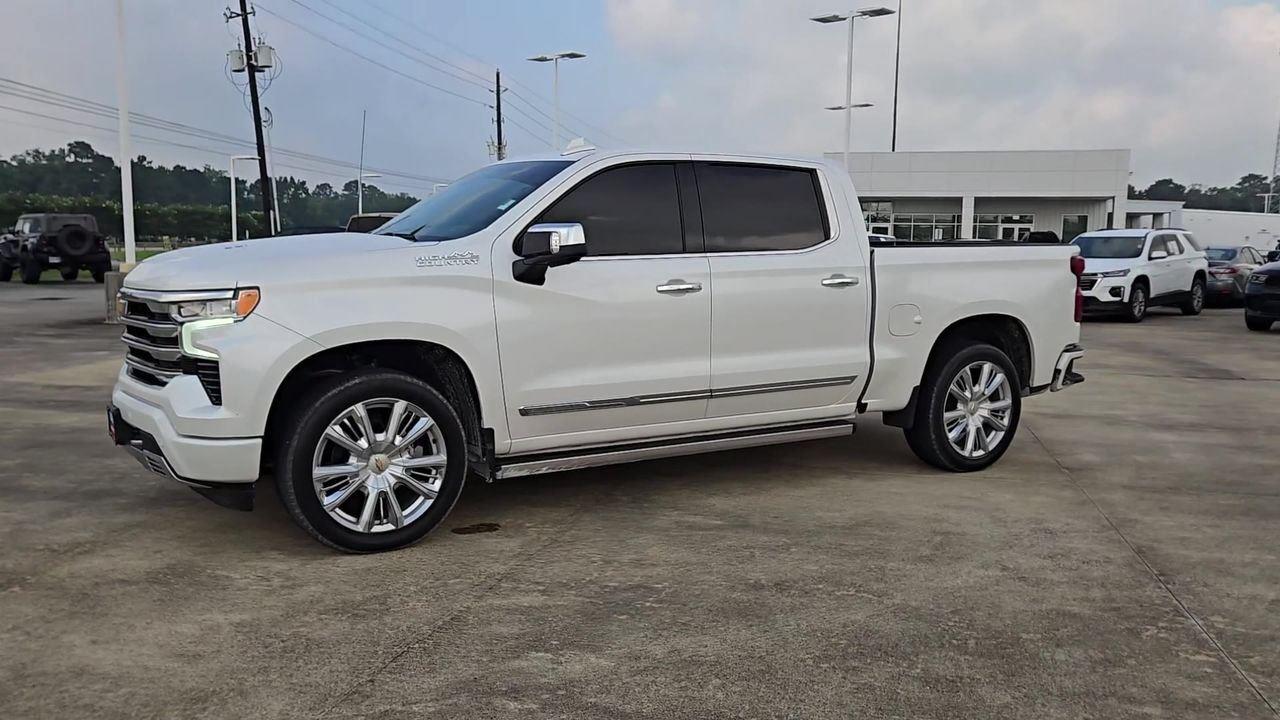 2025 Chevrolet Silverado 1500 High Country - 3