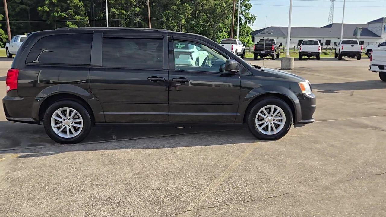 2016 Dodge Grand Caravan SXT - 8