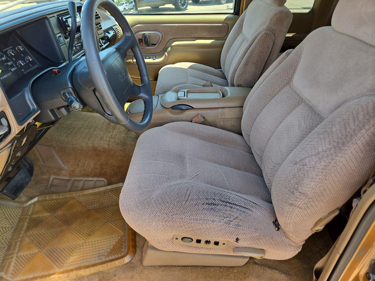 1995 GMC Sierra 1500 SLE - 10