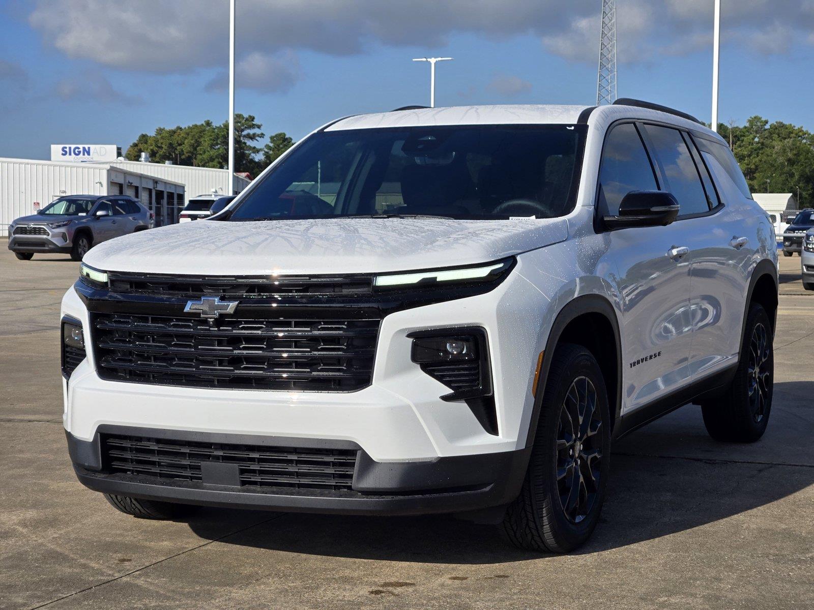 2026 Chevrolet Traverse FWD LT at Turner Chevrolet