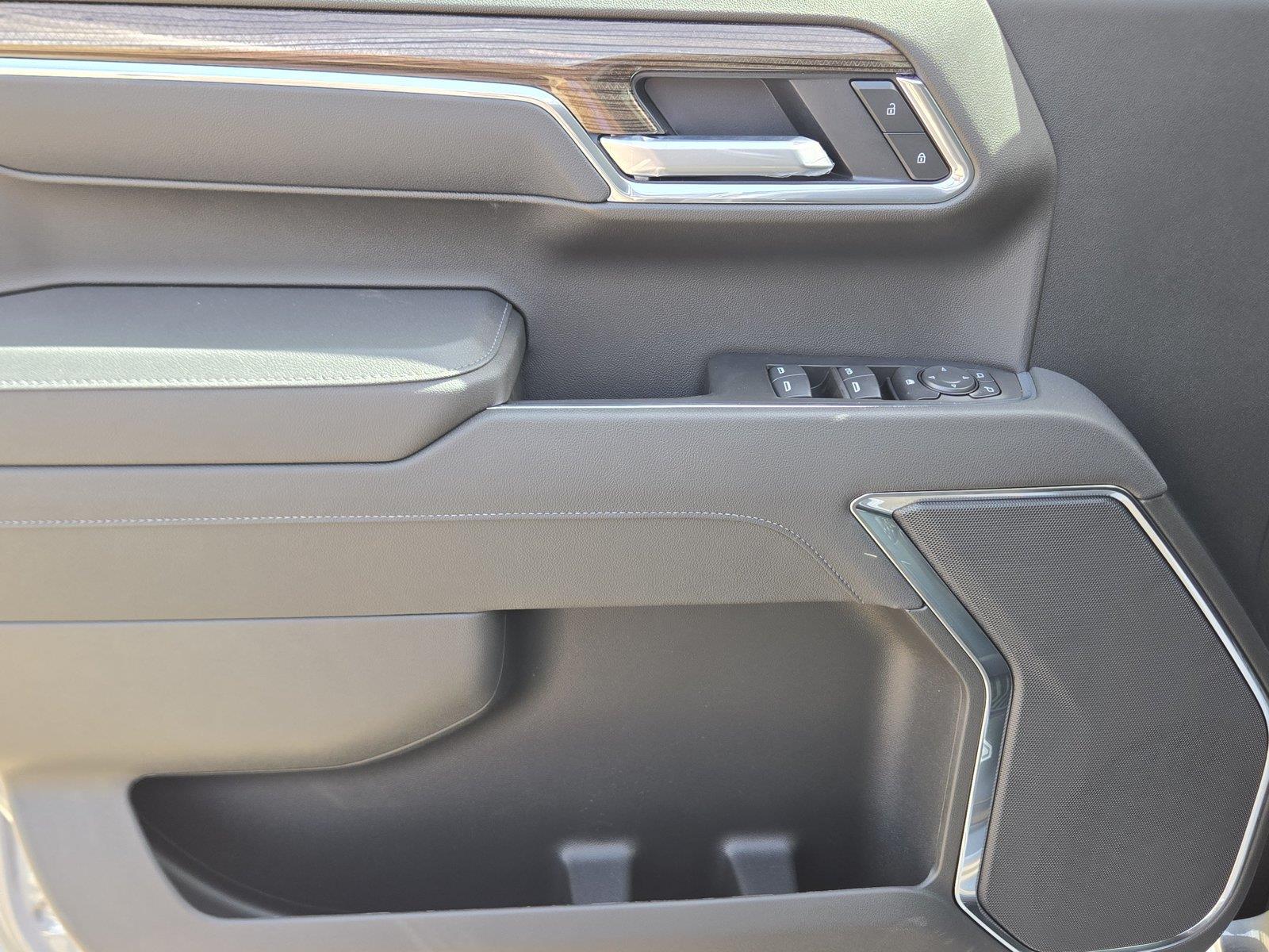 2026 Chevrolet Silverado 1500 photo 12 of 20