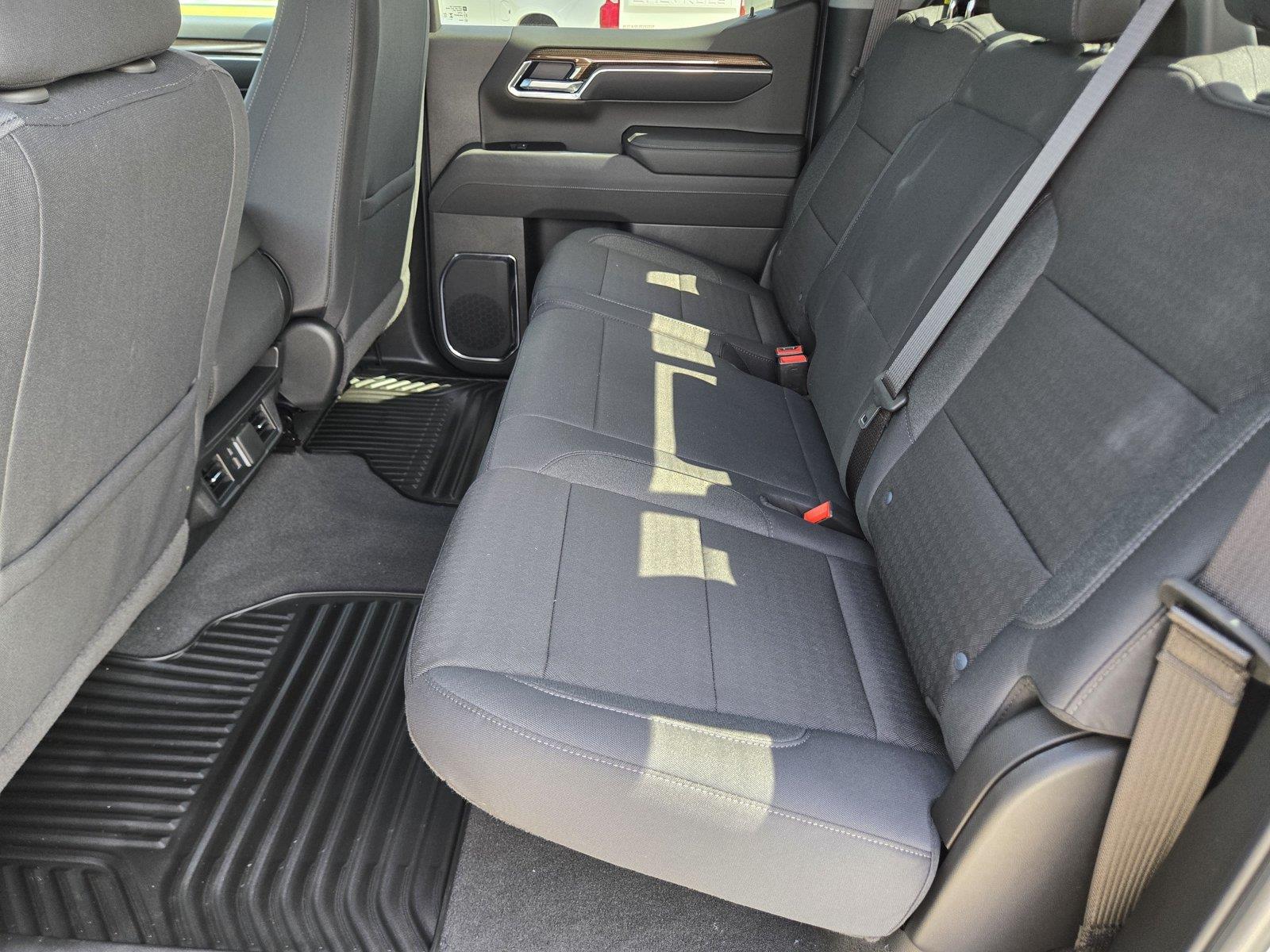 2026 Chevrolet Silverado 1500 photo 13 of 20