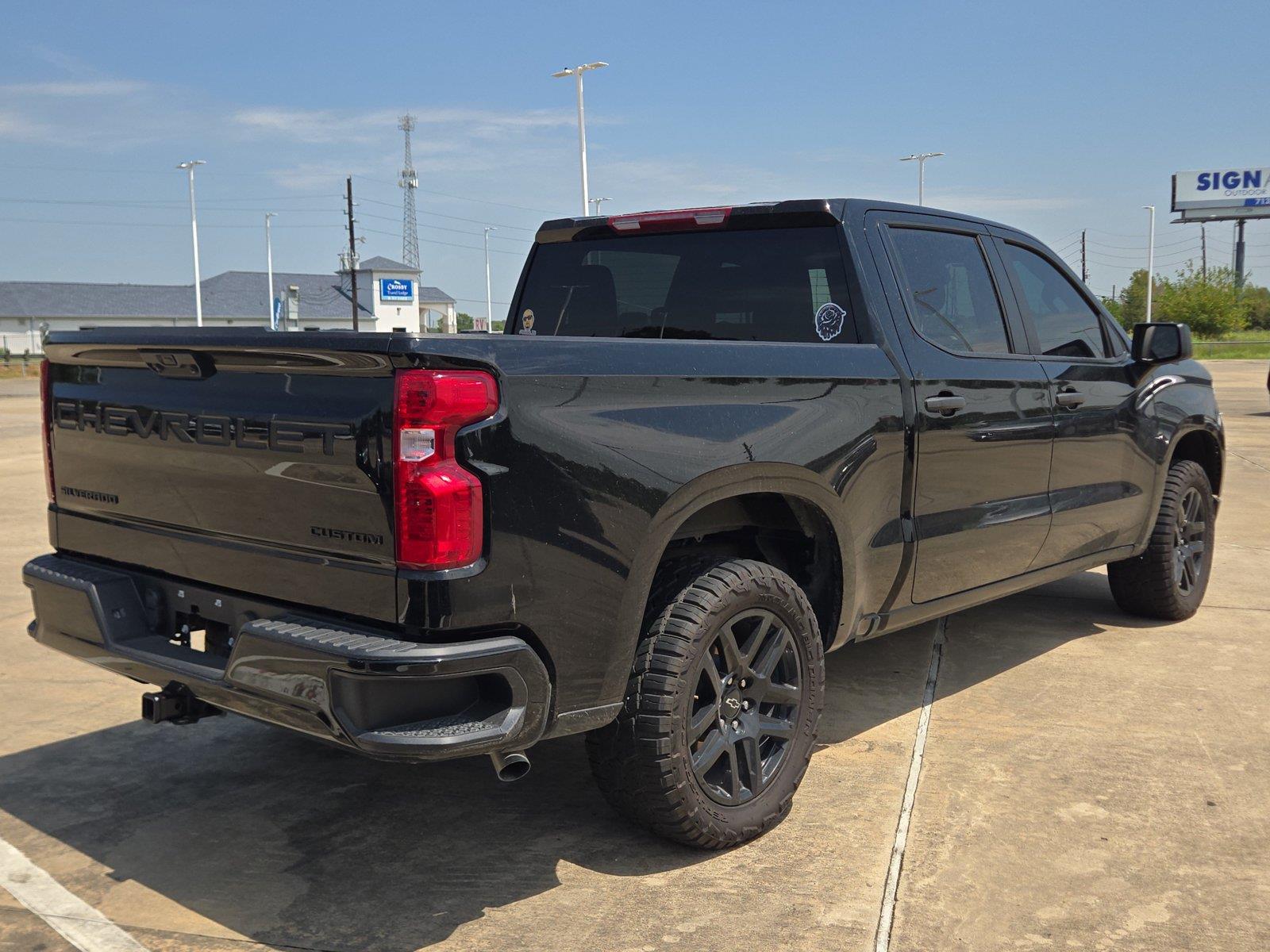 2025 Chevrolet Silverado 1500 Custom - 1