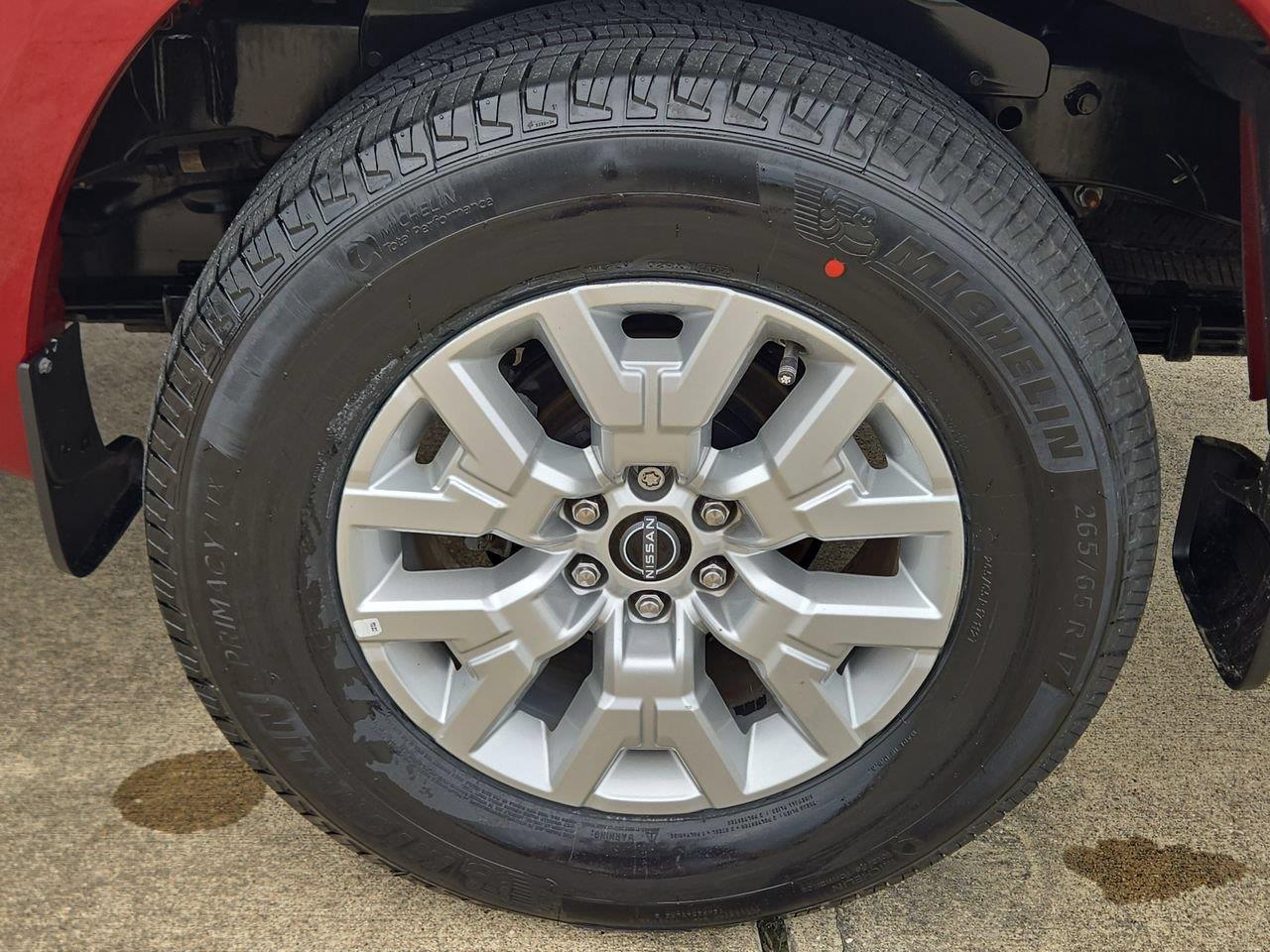 2024 Nissan Frontier SV - 9