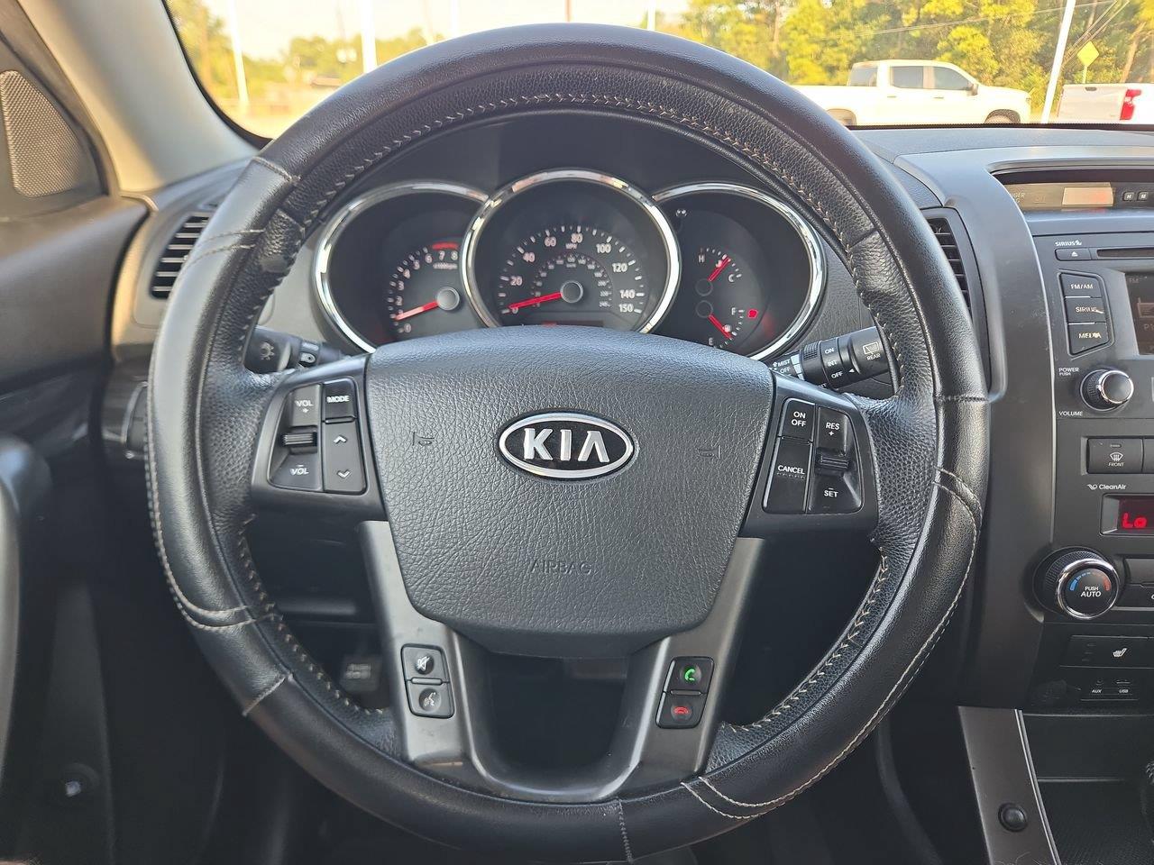 2013 Kia Sorento photo 14 of 24