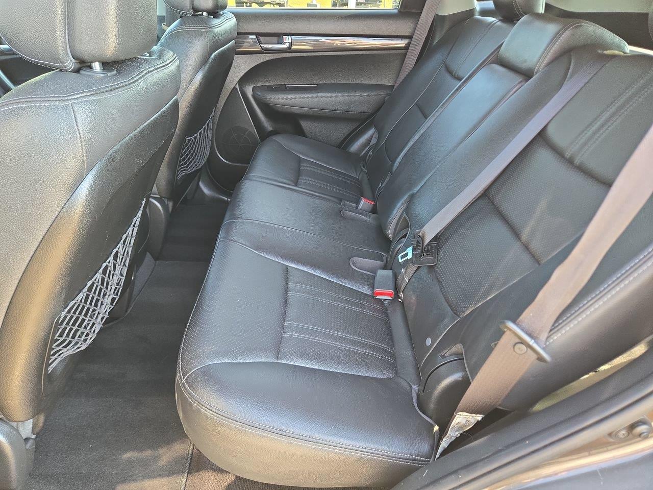 2013 Kia Sorento photo 21 of 24