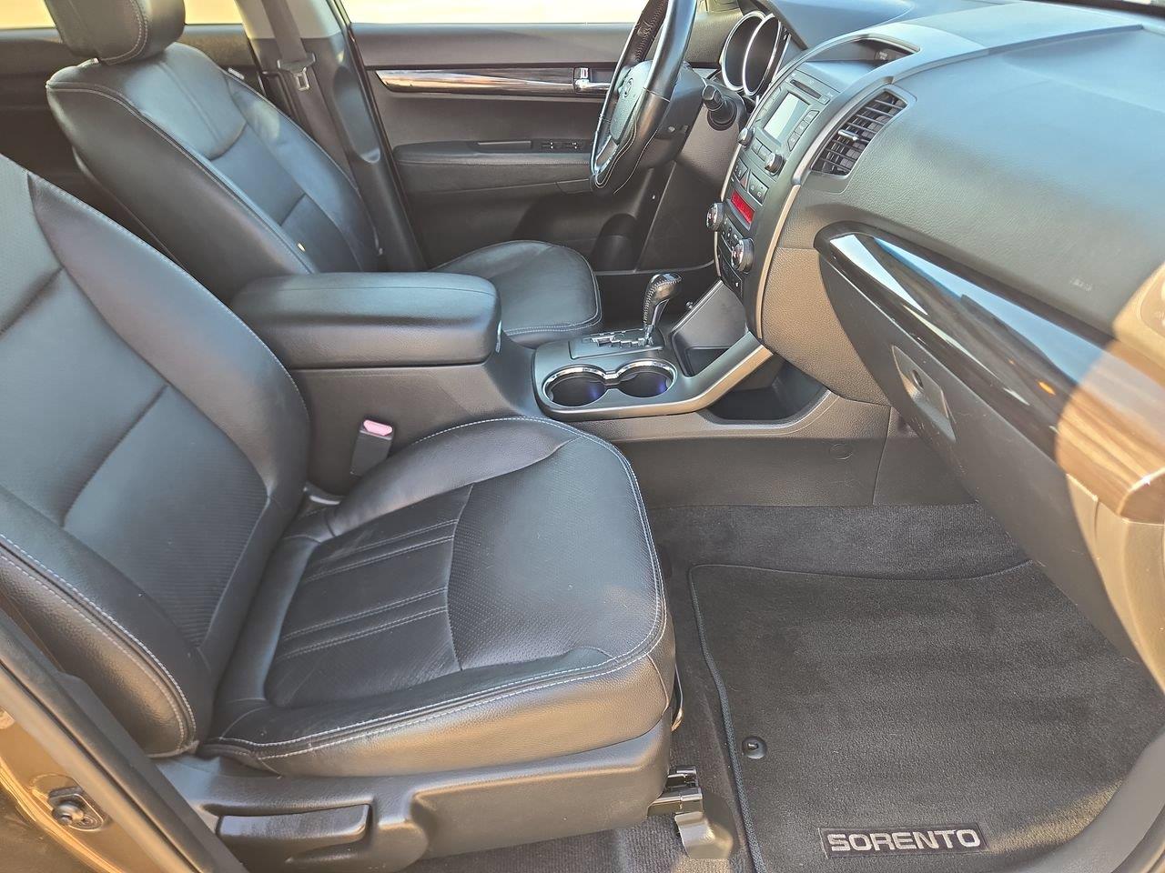 2013 Kia Sorento photo 23 of 24