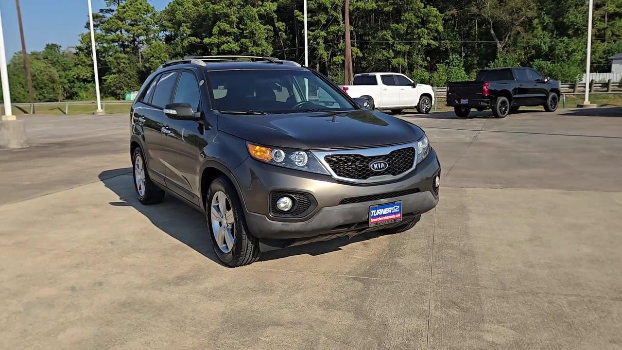 2013 Kia Sorento photo 2 of 24