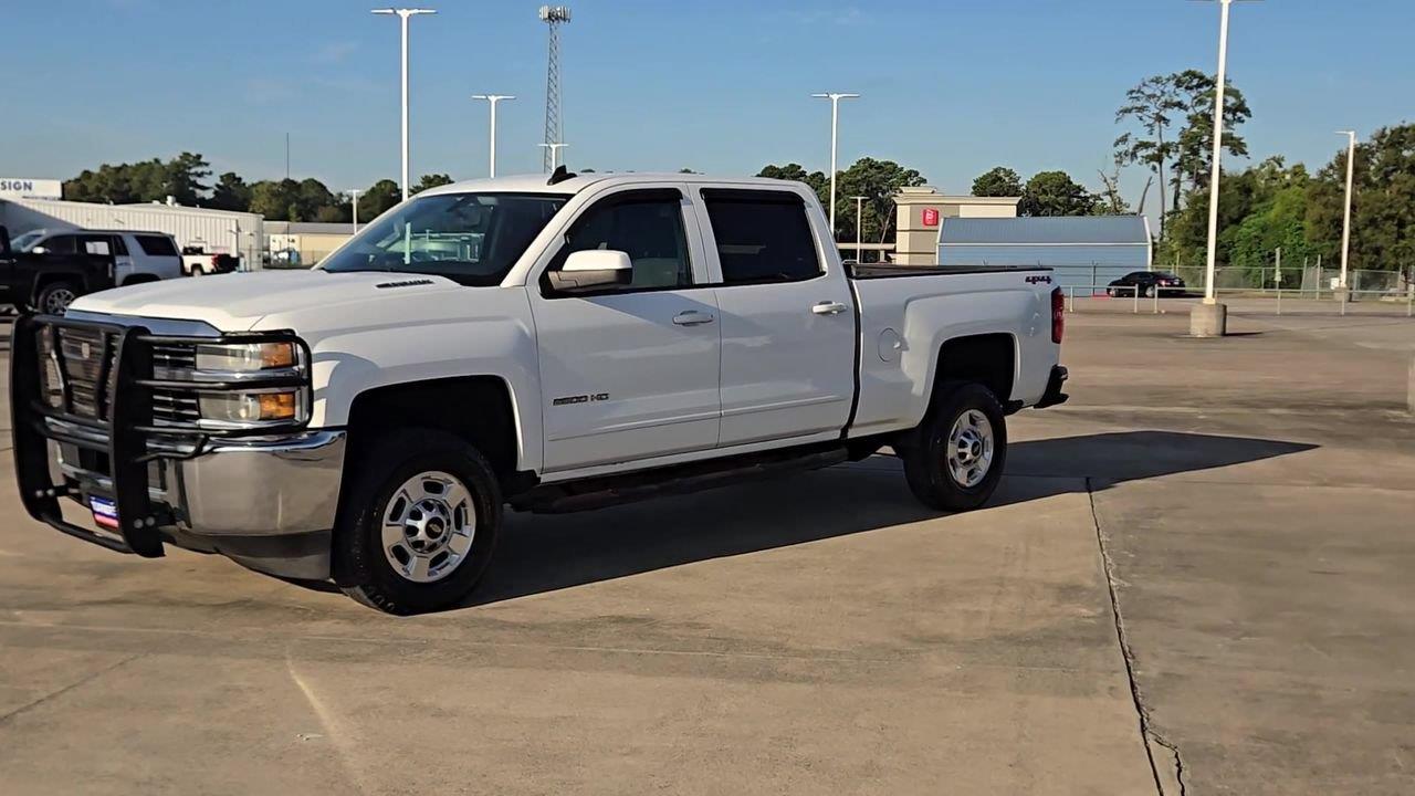 2015 Chevrolet Silverado 2500HD Built After Aug 14 photo 4 of 22