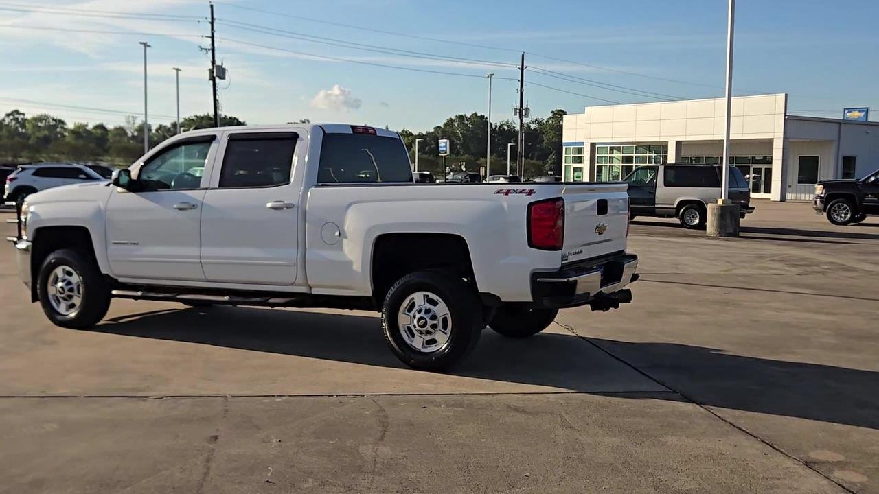 2015 Chevrolet Silverado 2500HD Built After Aug 14 photo 6 of 22