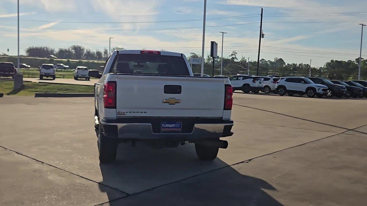 2015 Chevrolet Silverado 2500HD Built After Aug 14 photo 7 of 22