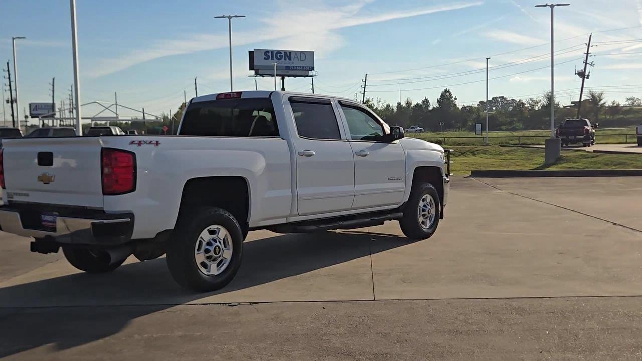 2015 Chevrolet Silverado 2500HD Built After Aug 14 photo 8 of 22