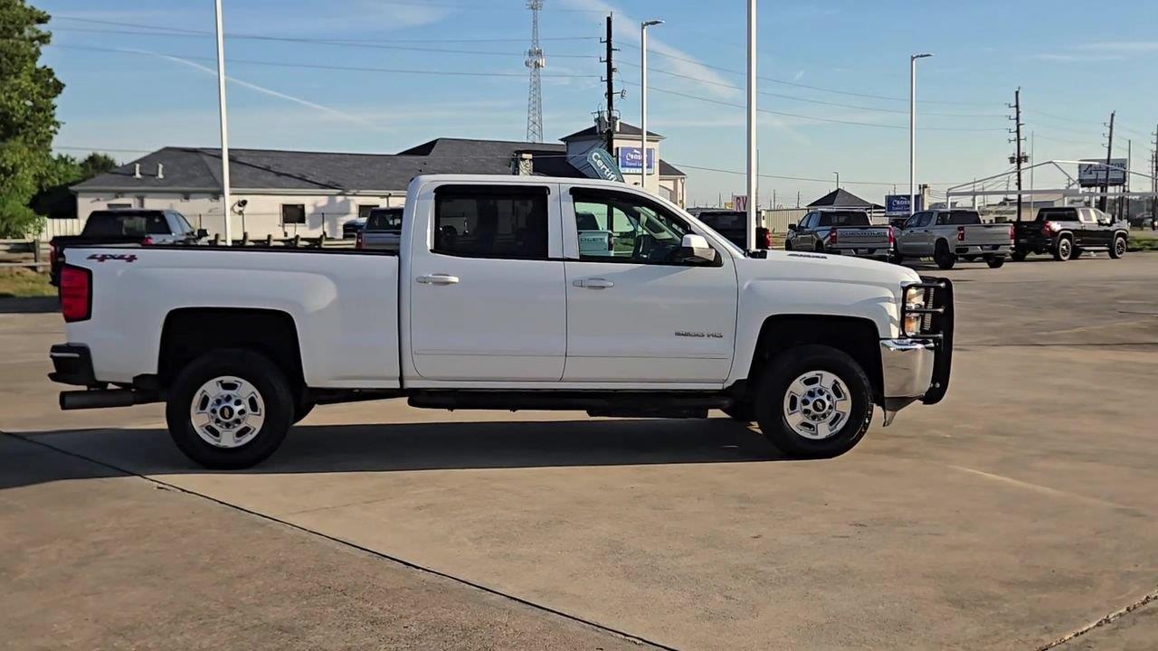 2015 Chevrolet Silverado 2500HD Built After Aug 14 photo 9 of 22