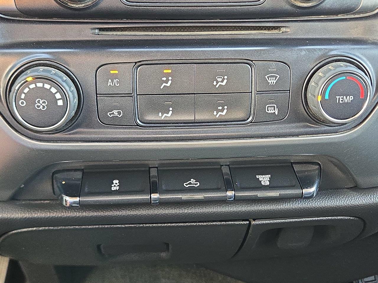 2015 Chevrolet Silverado 2500HD Built After Aug 14 photo 16 of 22