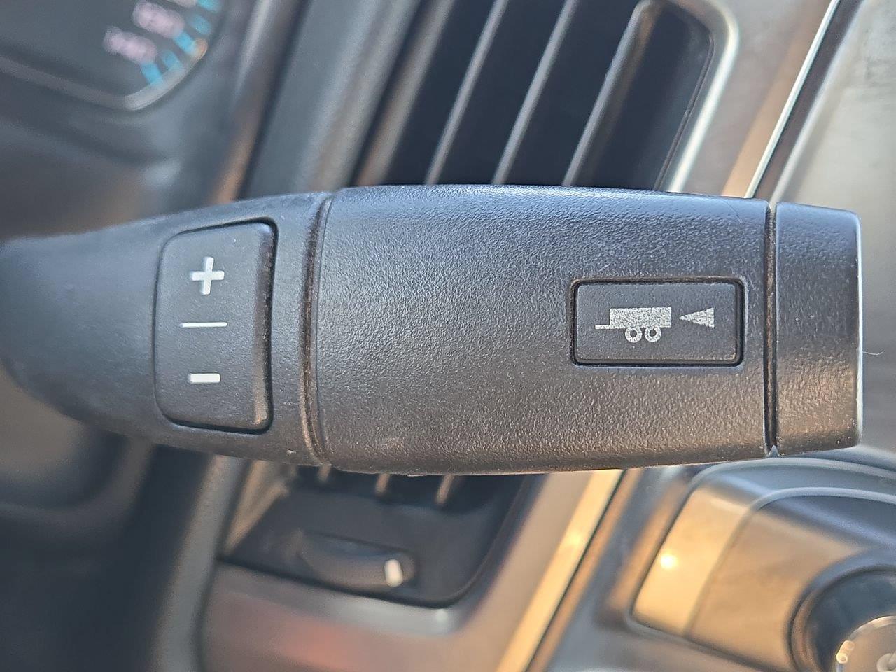 2015 Chevrolet Silverado 2500HD Built After Aug 14 photo 17 of 22