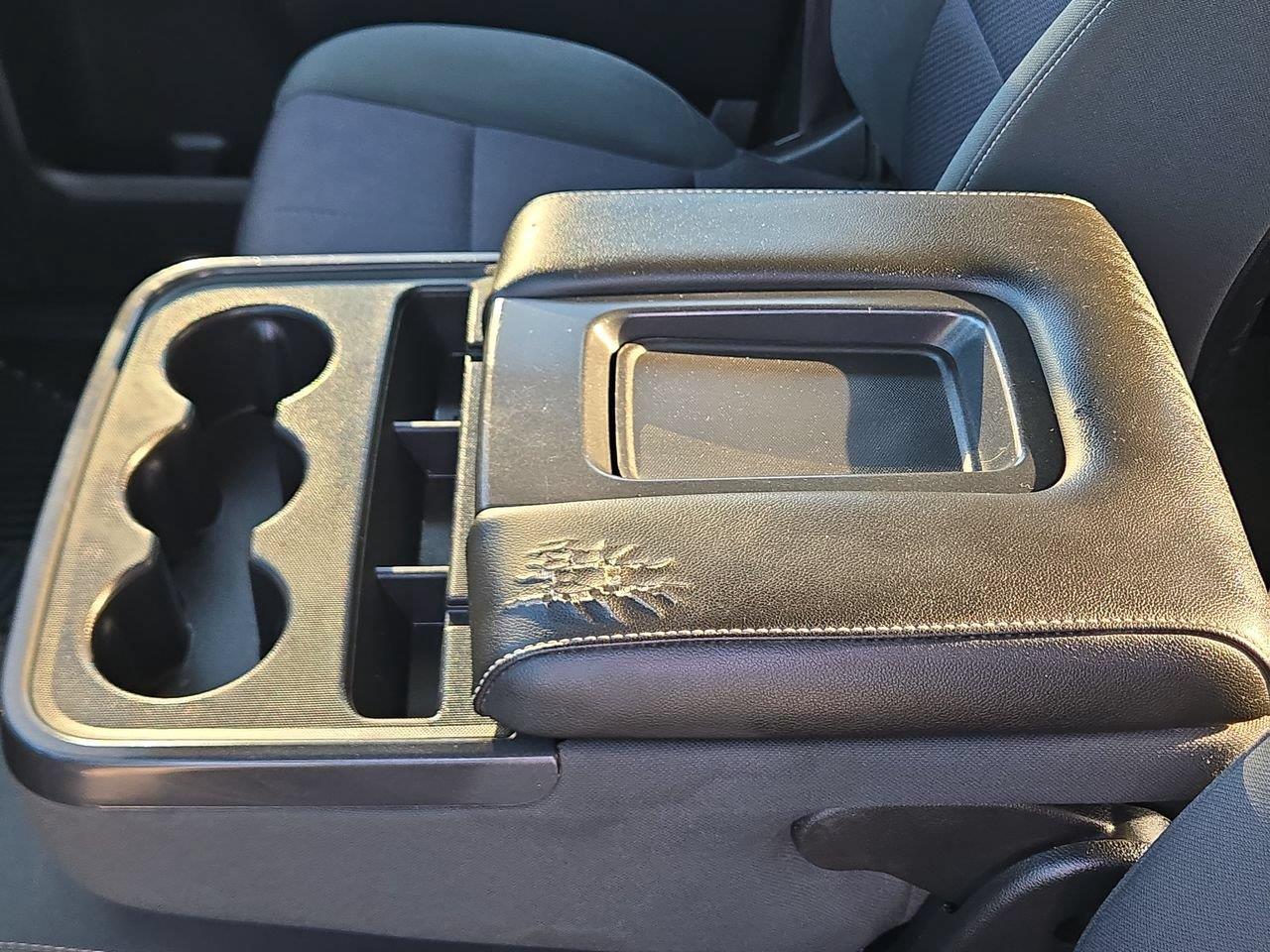 2015 Chevrolet Silverado 2500HD Built After Aug 14 photo 18 of 22