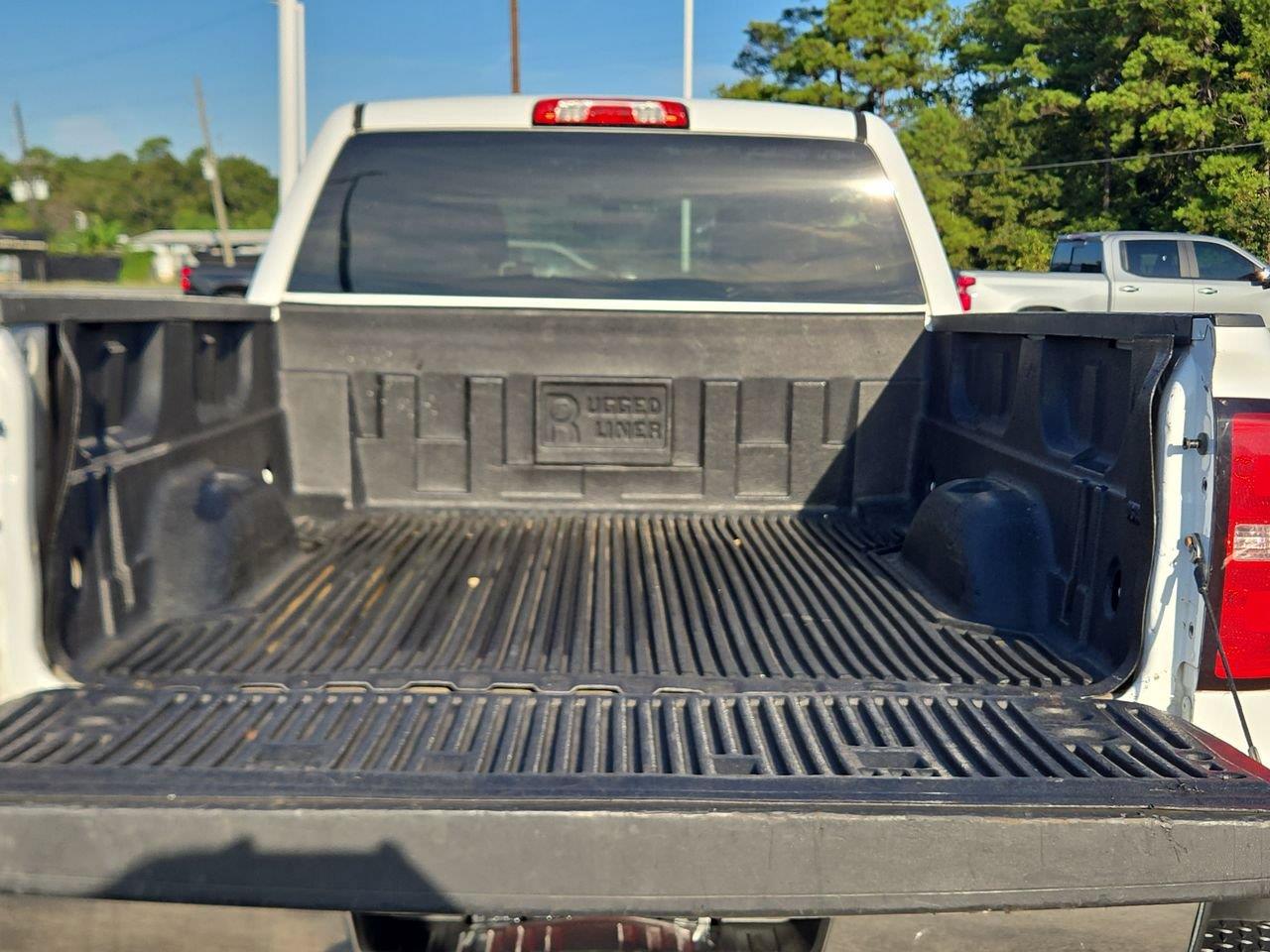 2015 Chevrolet Silverado 2500HD Built After Aug 14 photo 20 of 22