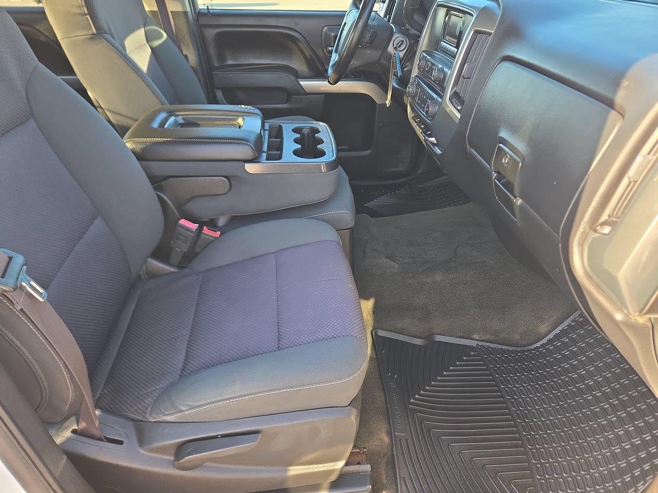 2015 Chevrolet Silverado 2500HD Built After Aug 14 photo 21 of 22