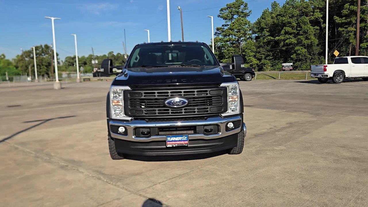 2025 ford Super Duty F-450 DRW photo 3 of 22