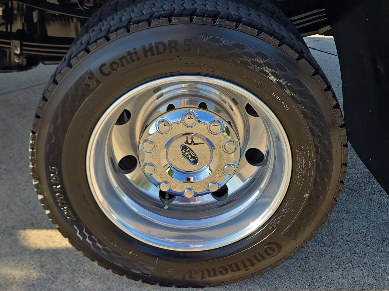 2025 ford Super Duty F-450 DRW photo 10 of 22