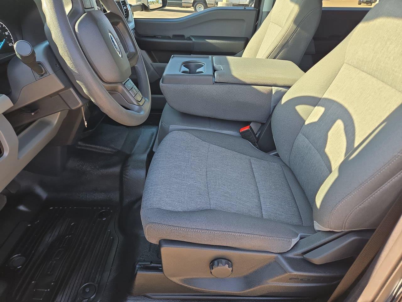 2025 ford Super Duty F-450 DRW photo 11 of 22