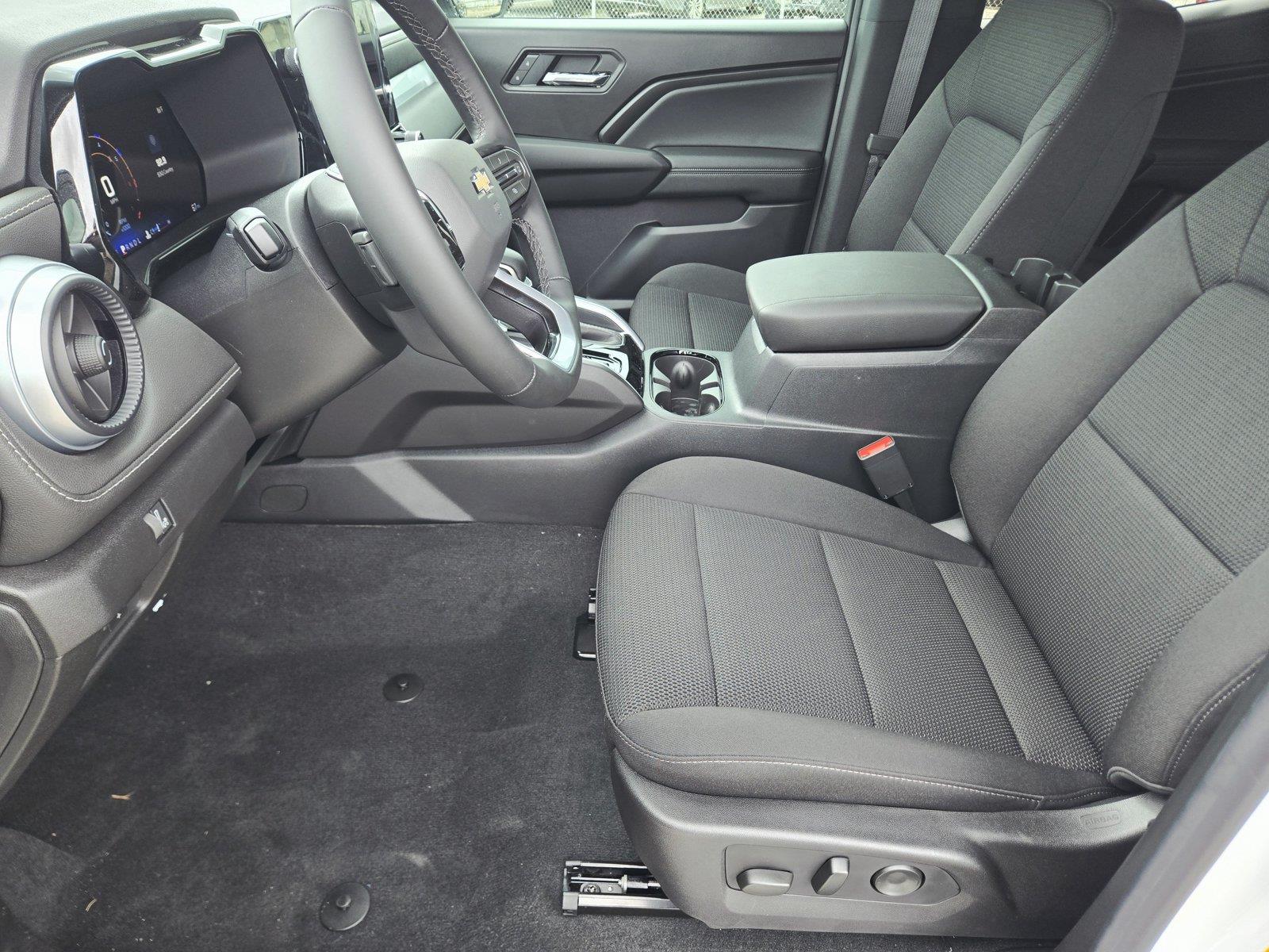 2026 Chevrolet Colorado photo 11 of 20