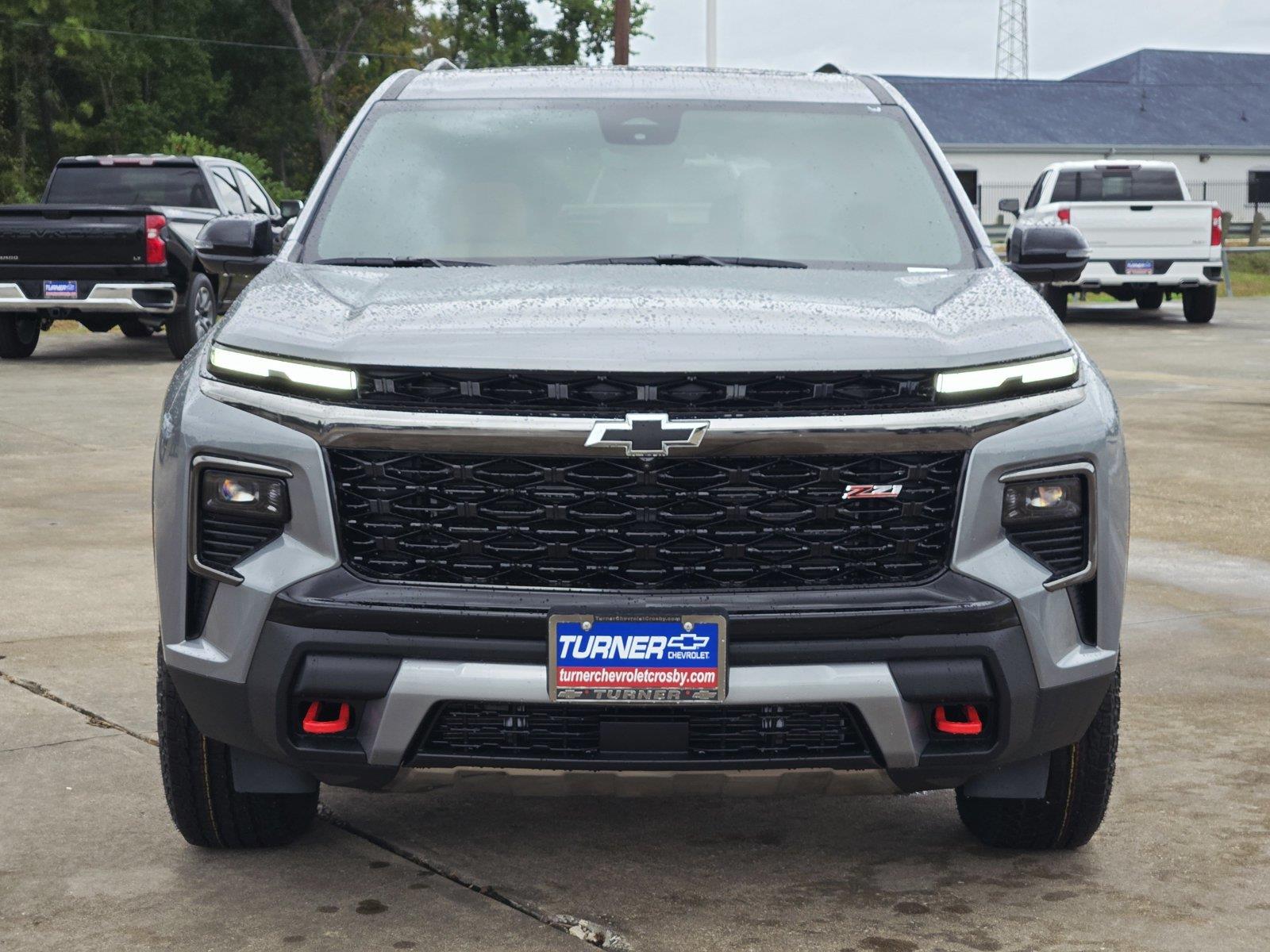 2027 Chevrolet Traverse photo 2 of 21