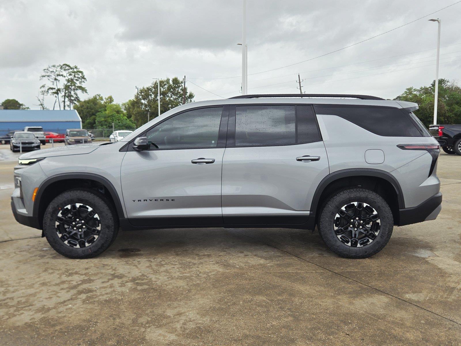 2027 Chevrolet Traverse photo 7 of 21