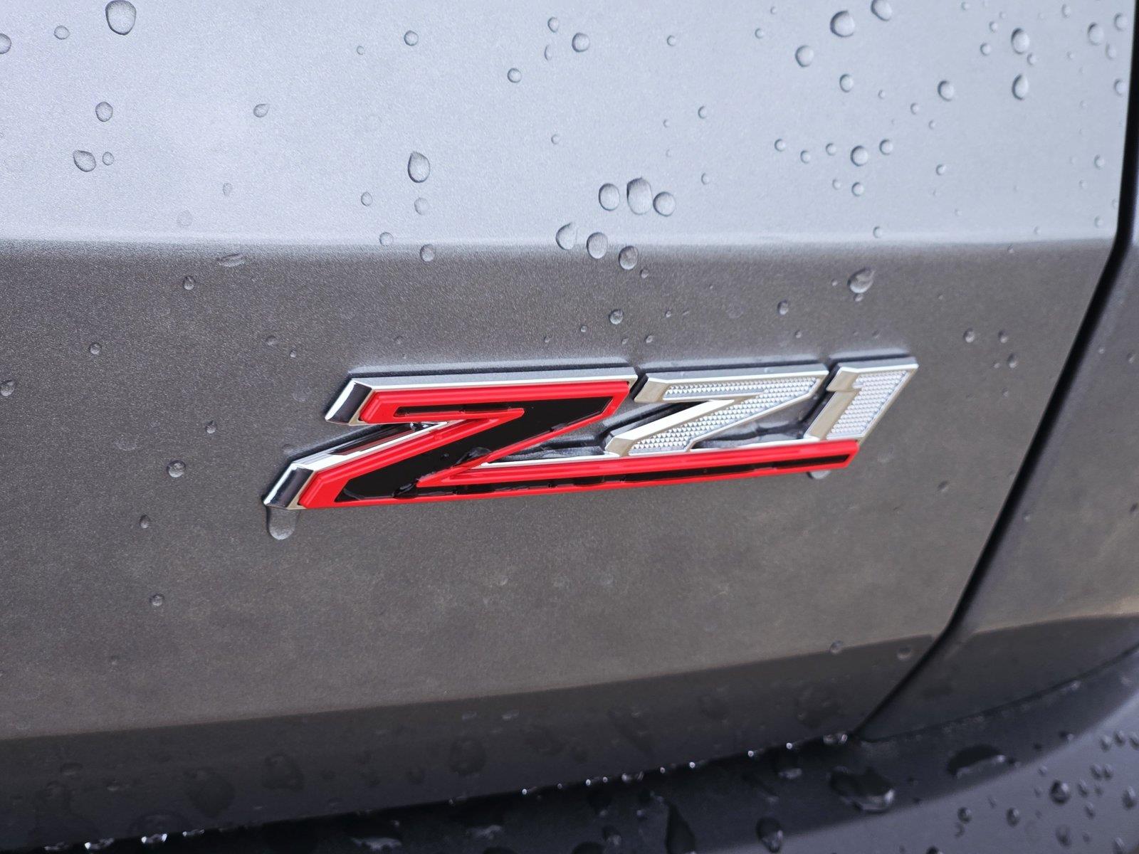 2027 Chevrolet Traverse photo 8 of 21
