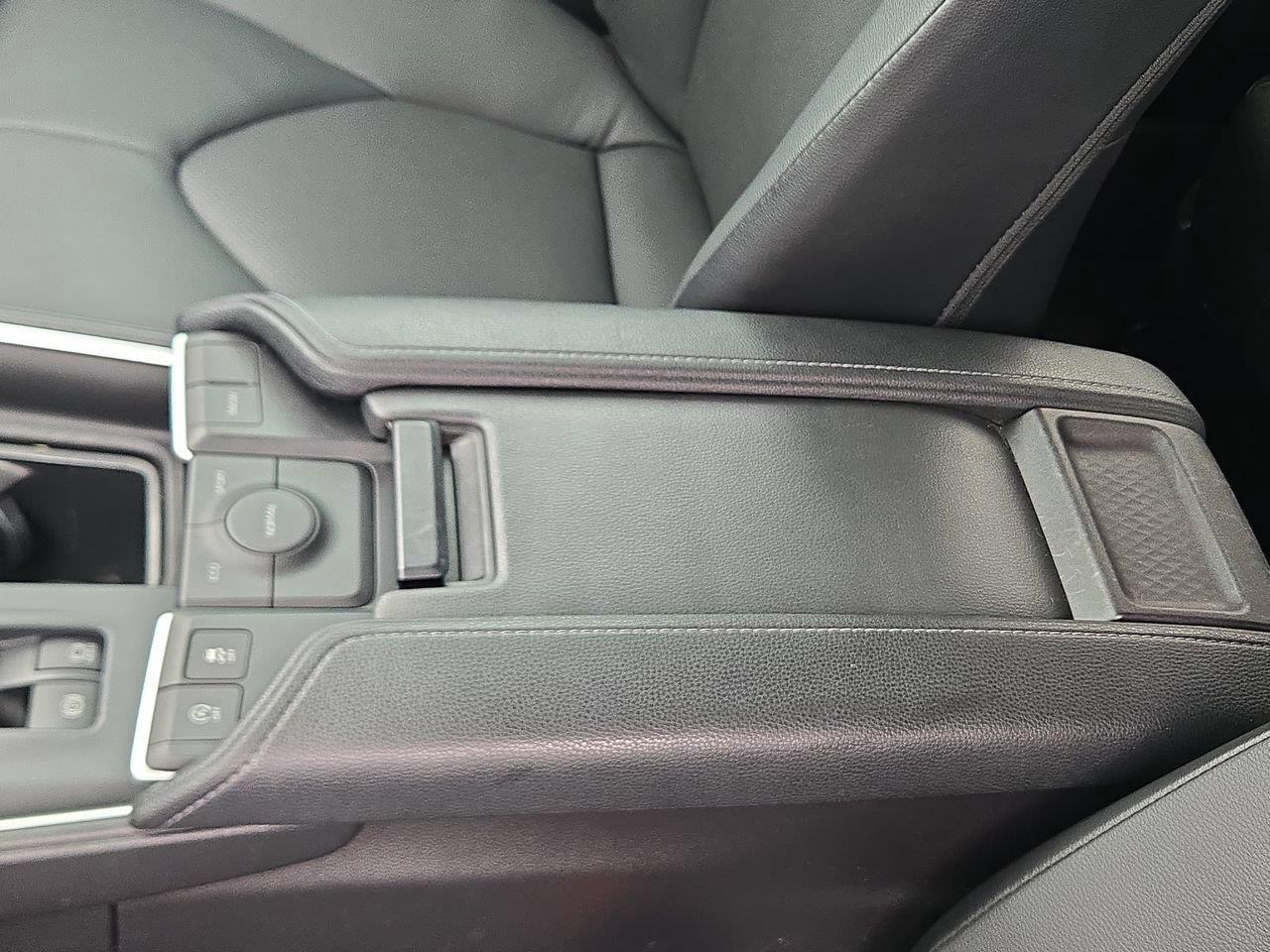2024 Toyota Grand Highlander photo 21 of 26