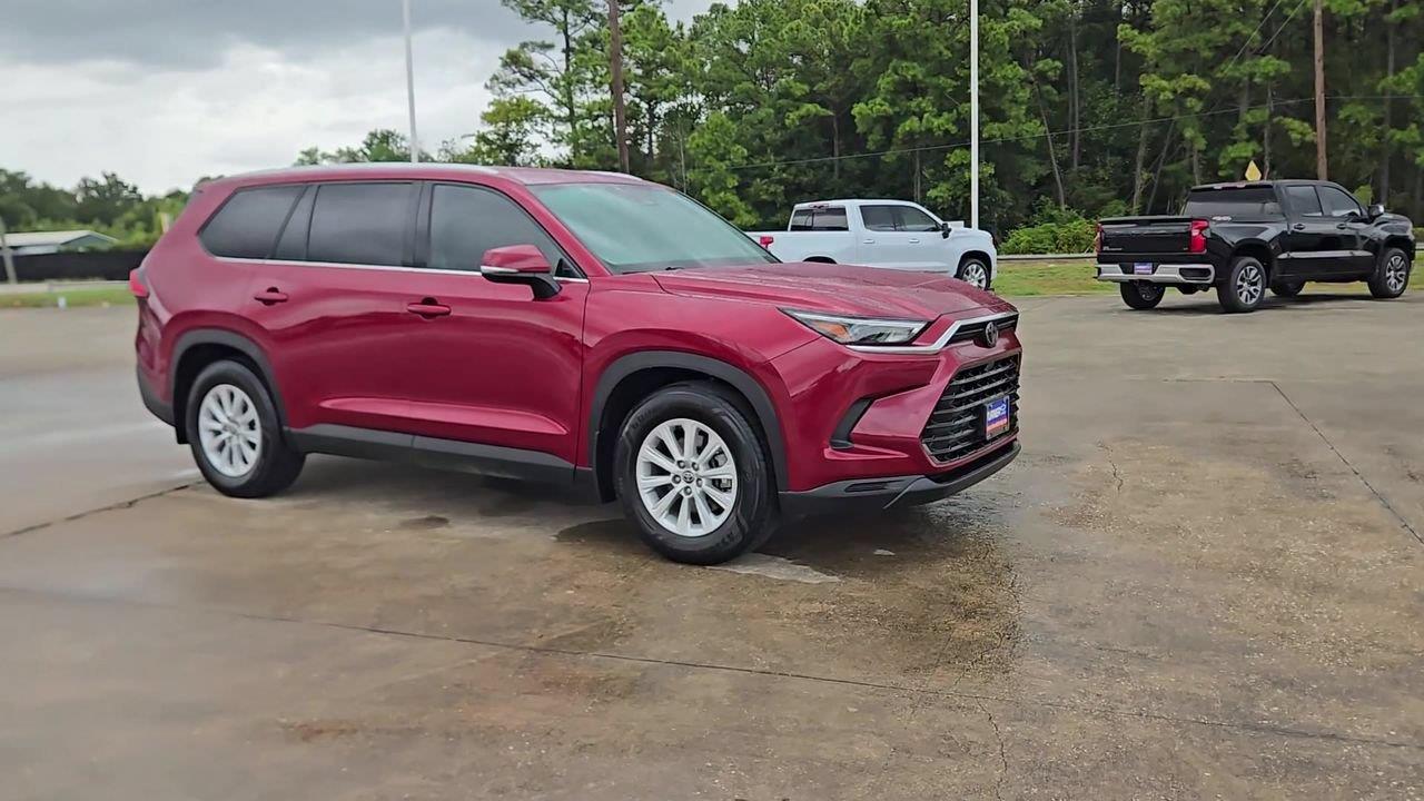 2024 Toyota Grand Highlander photo 2 of 26