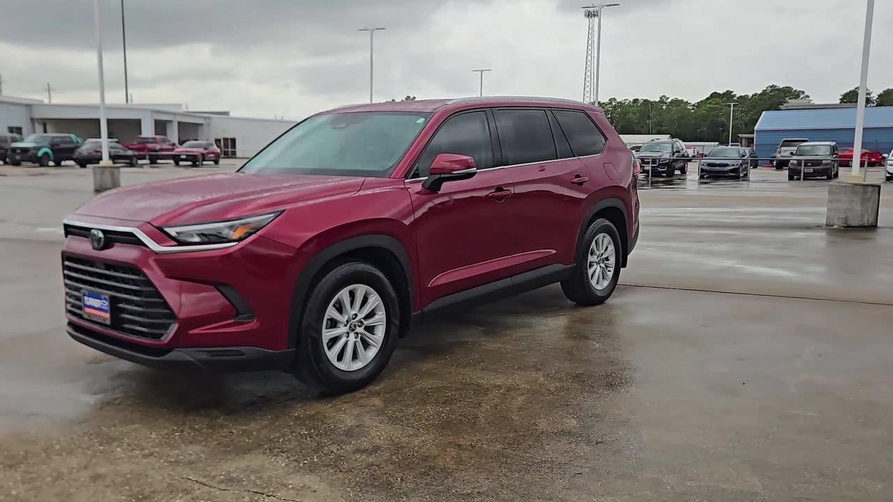 2024 Toyota Grand Highlander photo 4 of 26