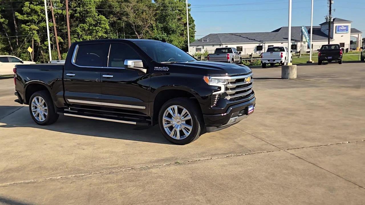 2026 Chevrolet Silverado 1500 photo 2 of 25