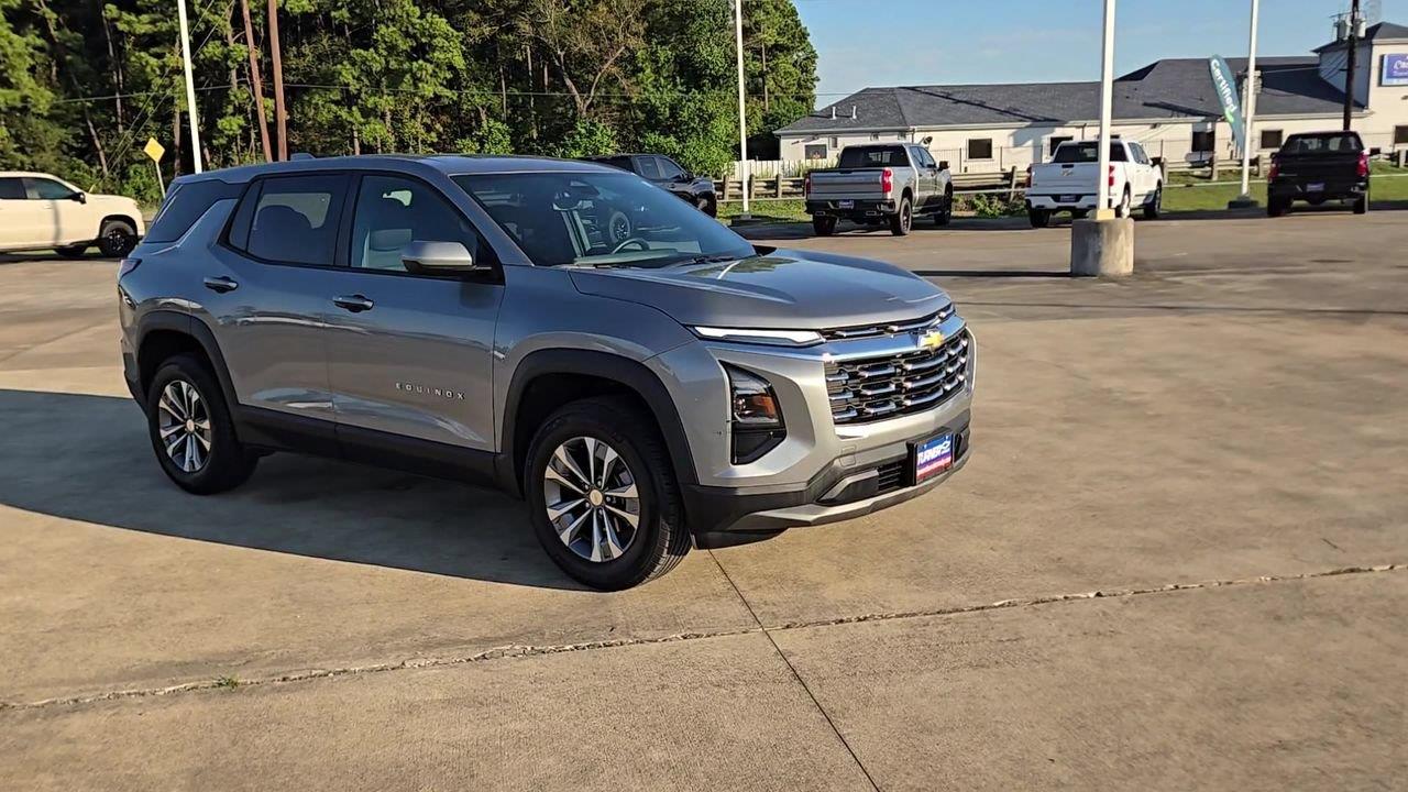 2026 Chevrolet Equinox photo 2 of 24