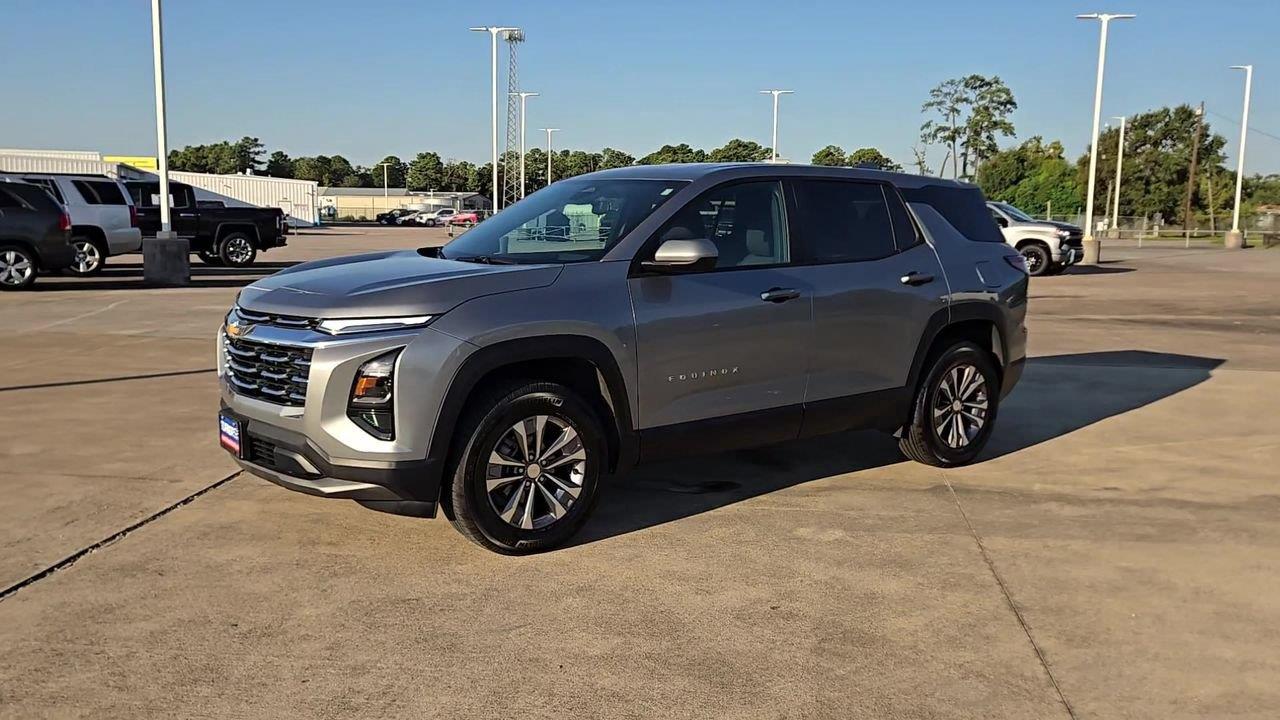 2026 Chevrolet Equinox photo 4 of 24
