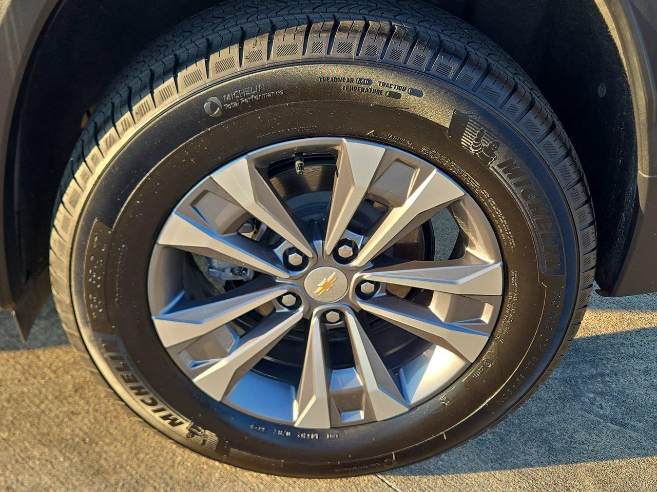 2026 Chevrolet Equinox photo 10 of 24