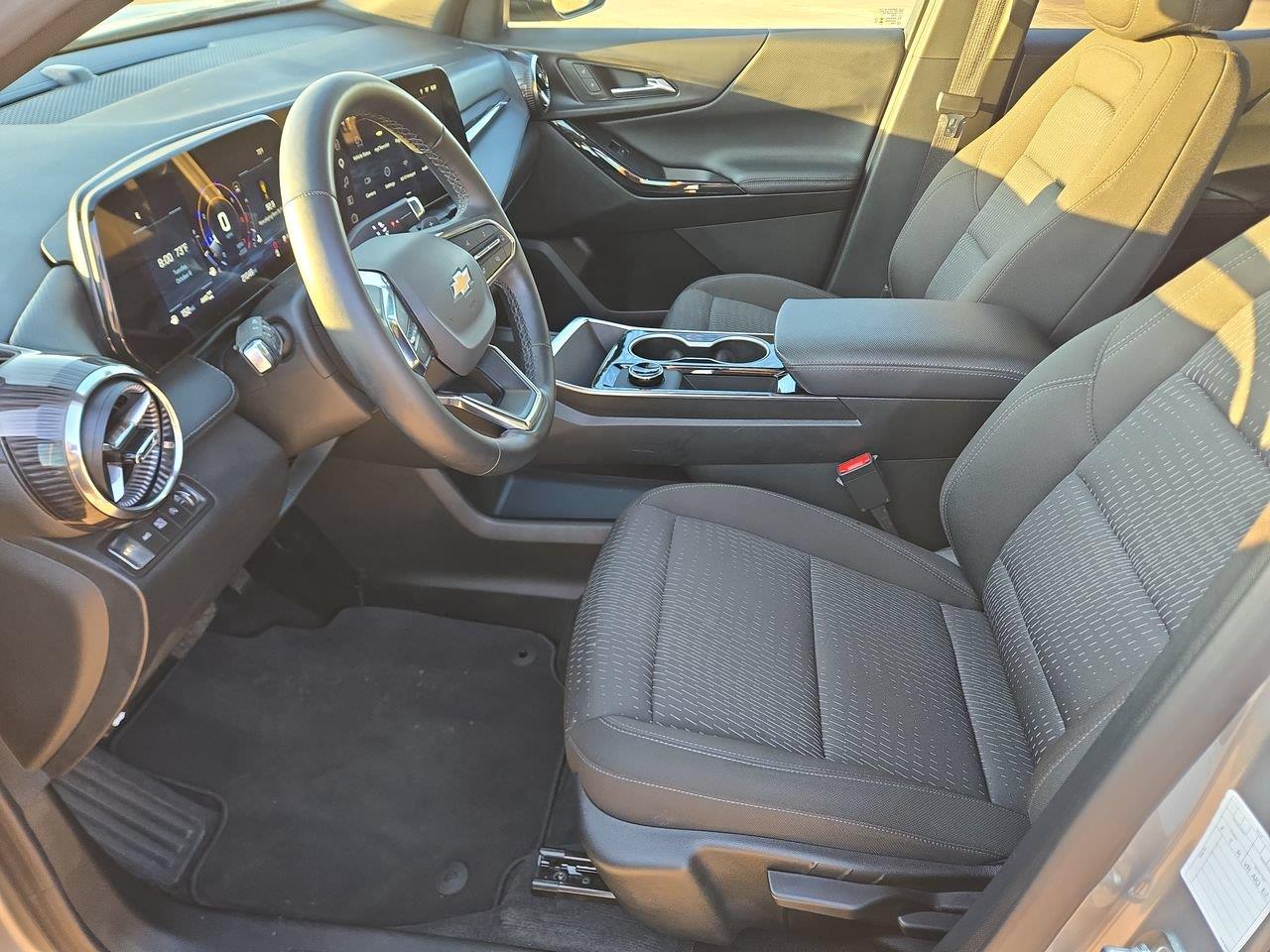 2026 Chevrolet Equinox photo 11 of 24