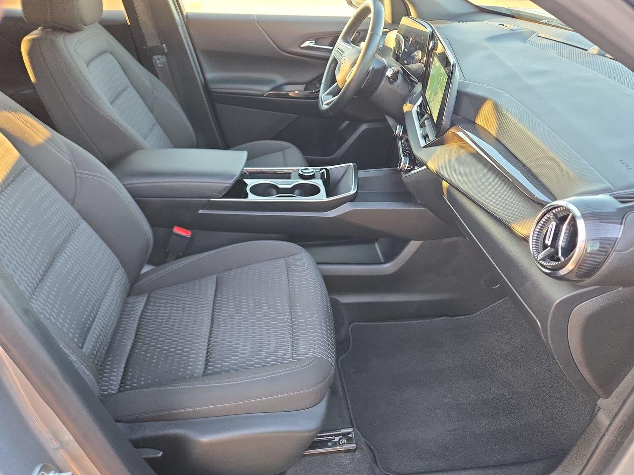 2026 Chevrolet Equinox photo 23 of 24