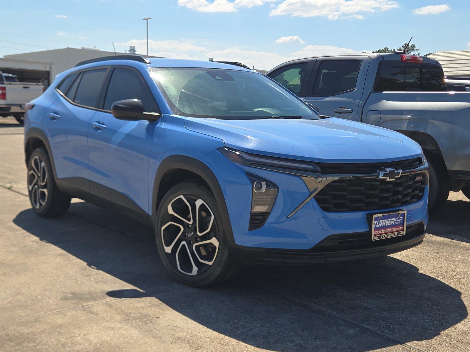 2024 Chevrolet Trax photo 2 of 3