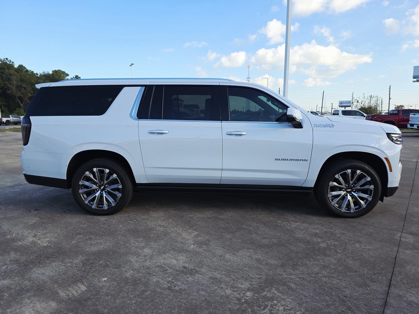 2026 Chevrolet Suburban photo 4 of 22
