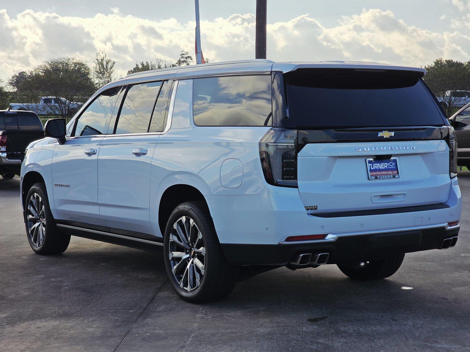 2026 Chevrolet Suburban photo 7 of 22